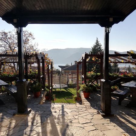 Trifon Zarezan Family Hotel Glavatartsi Exteriör bild