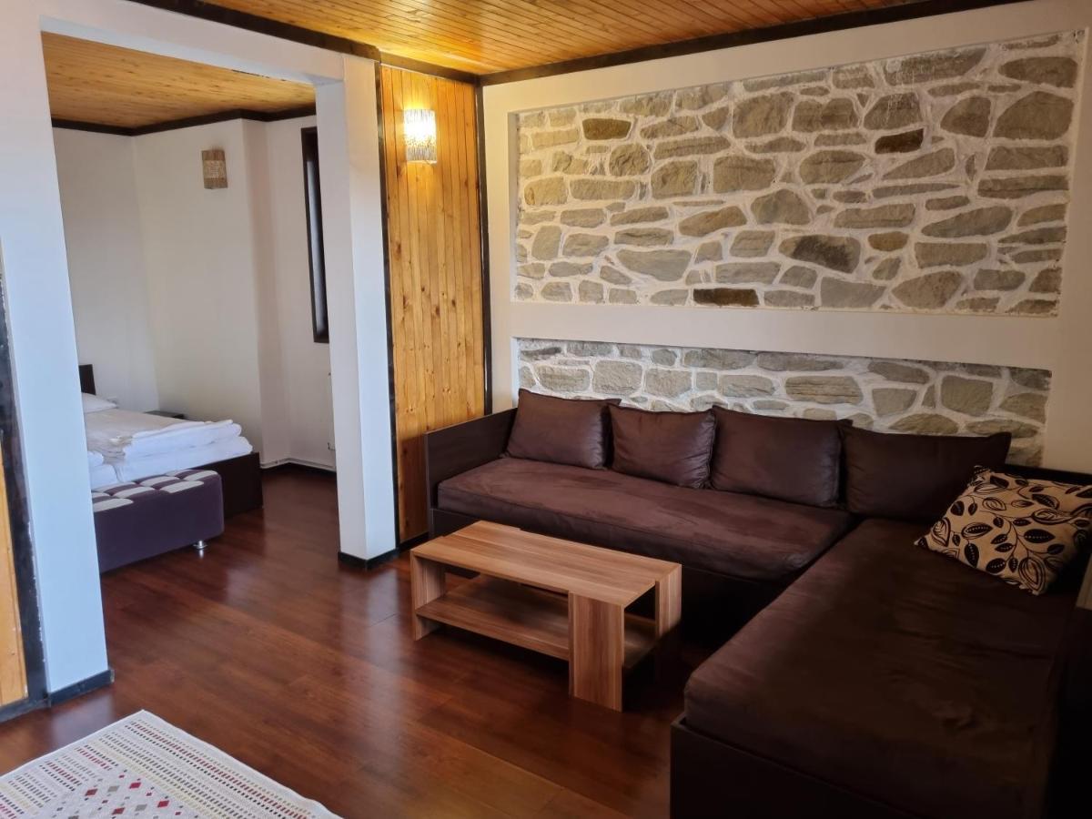 Trifon Zarezan Family Hotel Glavatartsi Exteriör bild