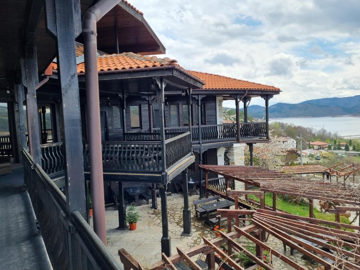 Trifon Zarezan Family Hotel Glavatartsi Exteriör bild