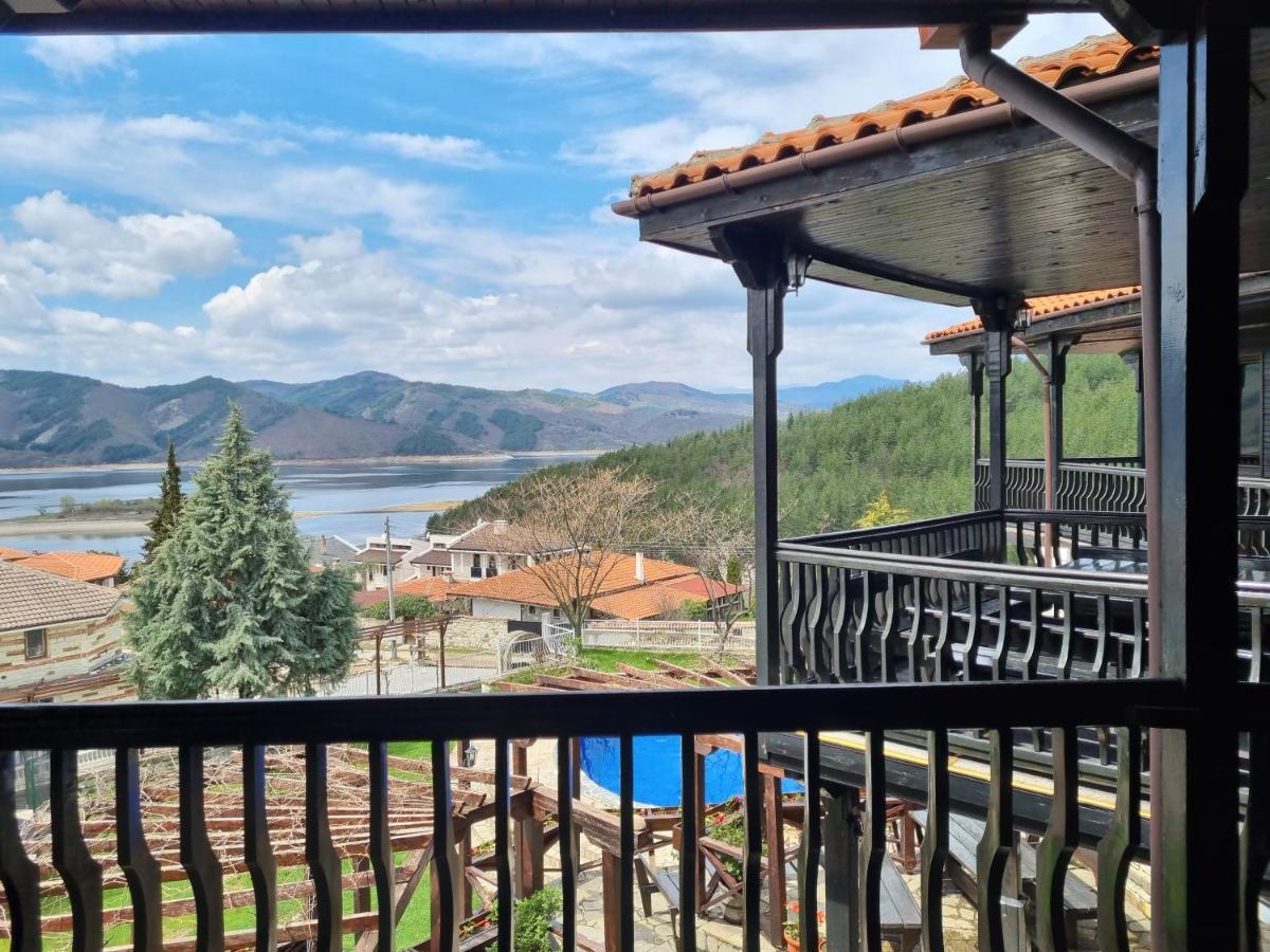 Trifon Zarezan Family Hotel Glavatartsi Exteriör bild